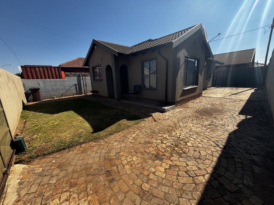 3 Bedroom Property for Sale in Protea Garden Gauteng