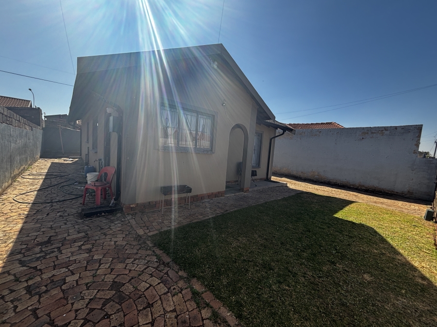 3 Bedroom Property for Sale in Protea Garden Gauteng
