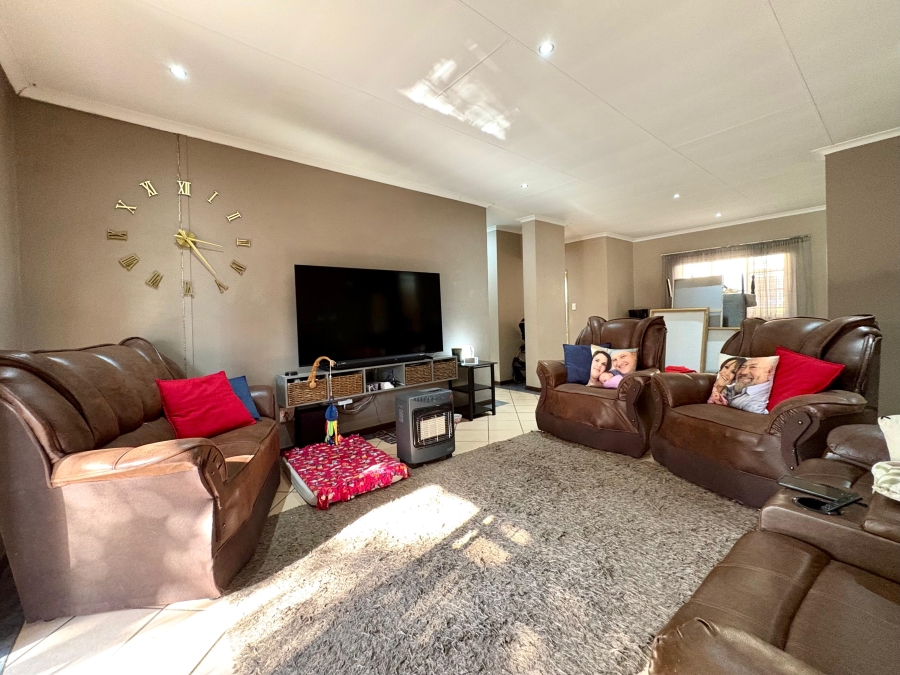 3 Bedroom Property for Sale in Equestria Gauteng