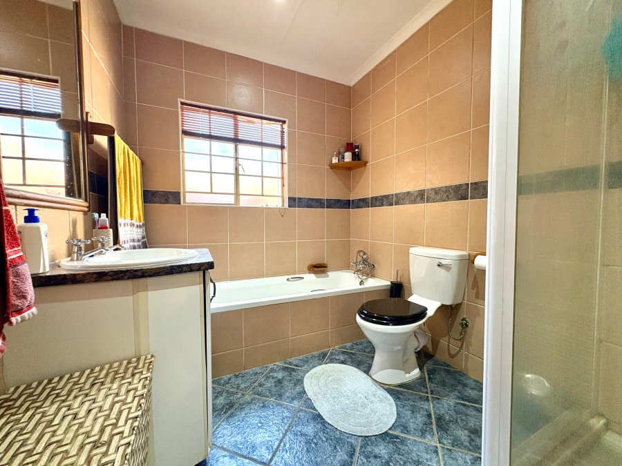 3 Bedroom Property for Sale in Equestria Gauteng