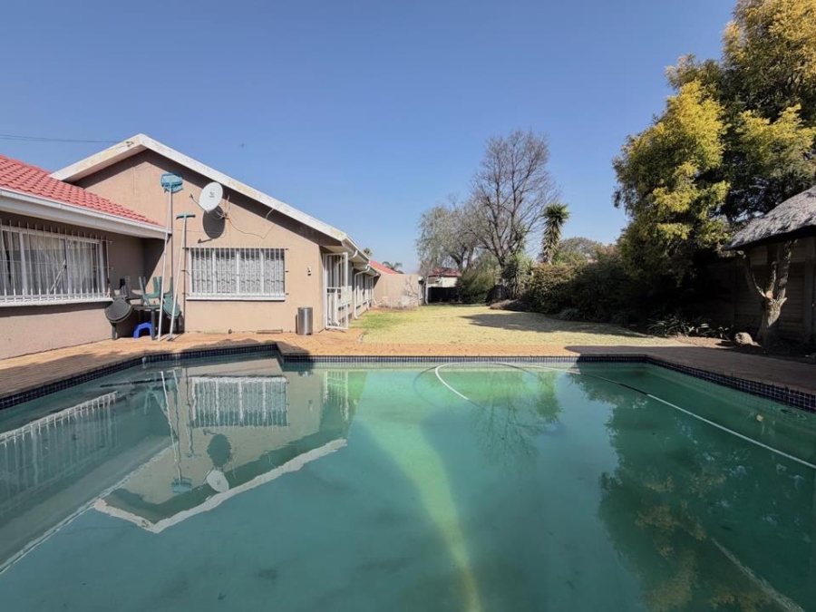 4 Bedroom Property for Sale in Brackendowns Gauteng