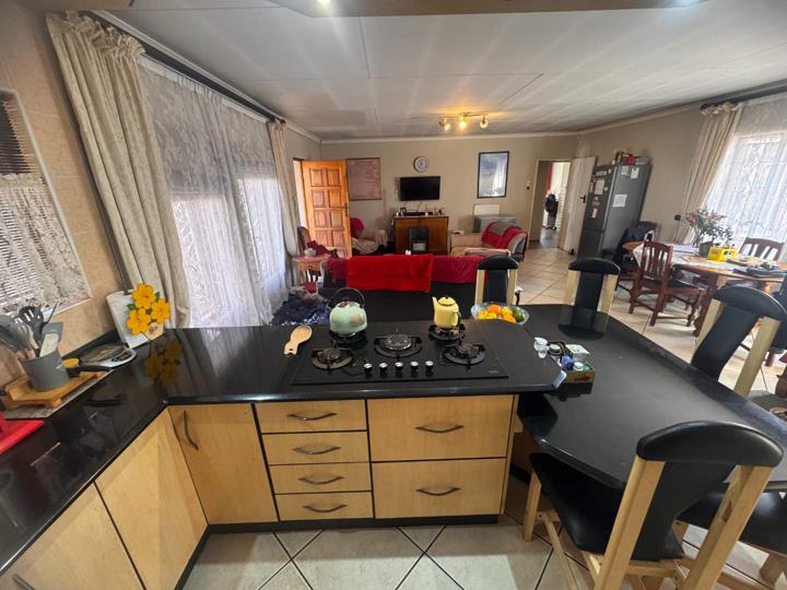 4 Bedroom Property for Sale in Brackendowns Gauteng