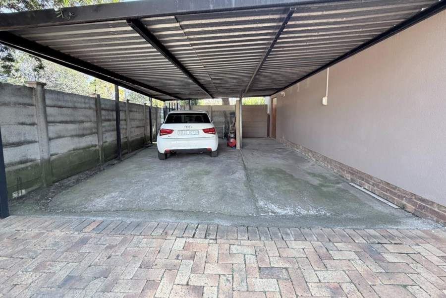 4 Bedroom Property for Sale in Brackendowns Gauteng