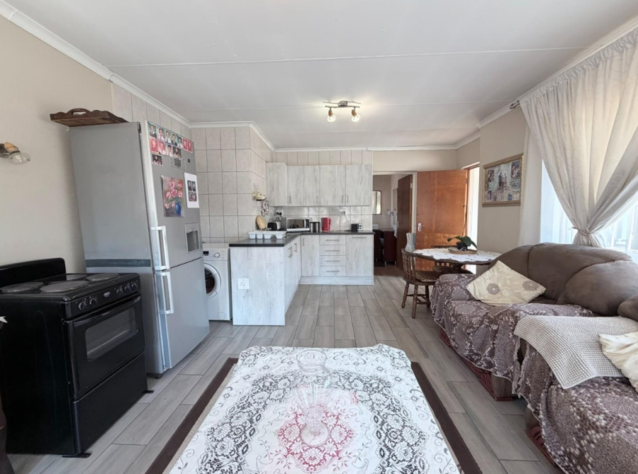 4 Bedroom Property for Sale in Brackendowns Gauteng