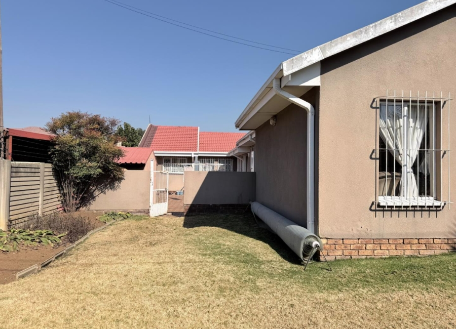 4 Bedroom Property for Sale in Brackendowns Gauteng