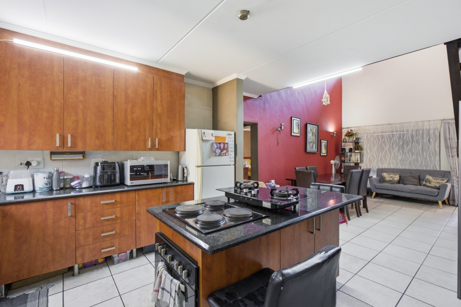 2 Bedroom Property for Sale in Sunninghill Gauteng