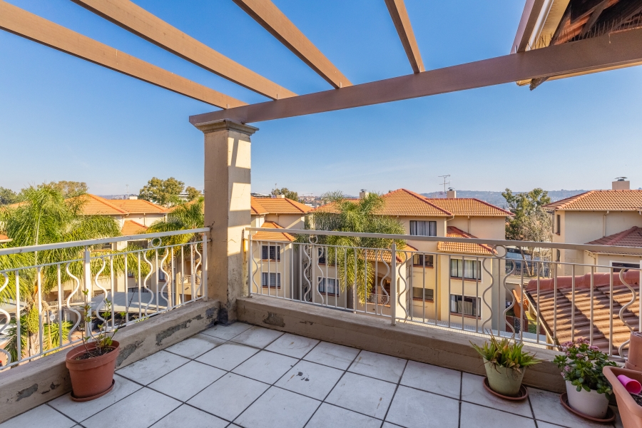 2 Bedroom Property for Sale in Sunninghill Gauteng