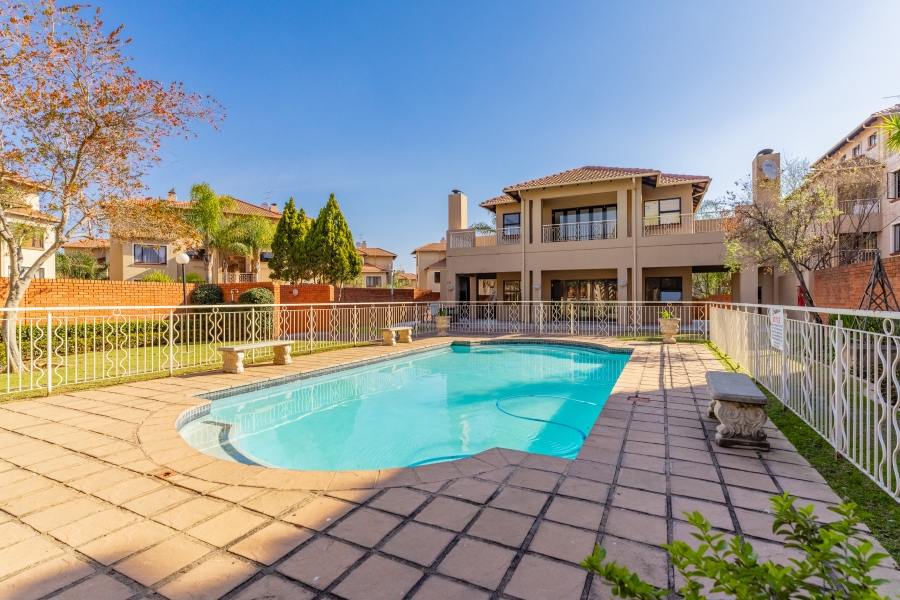 2 Bedroom Property for Sale in Sunninghill Gauteng