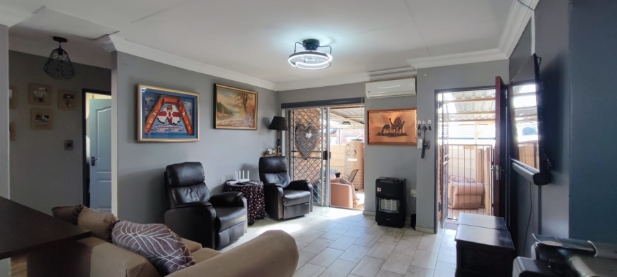 3 Bedroom Property for Sale in Rooihuiskraal North Gauteng