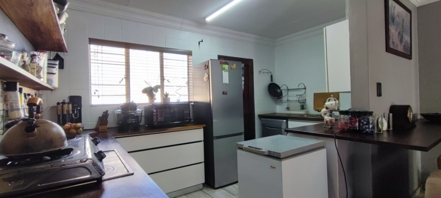 3 Bedroom Property for Sale in Rooihuiskraal North Gauteng