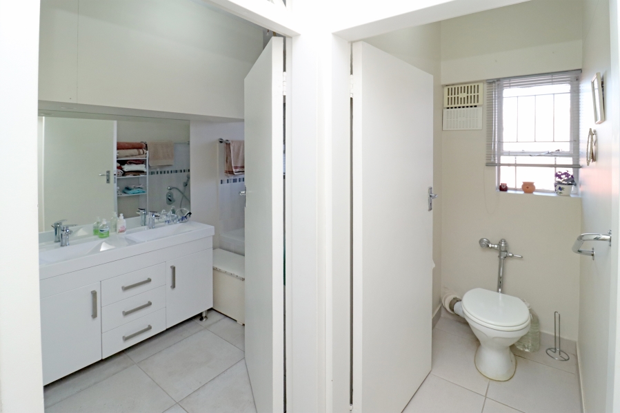 2 Bedroom Property for Sale in Birdhaven Gauteng