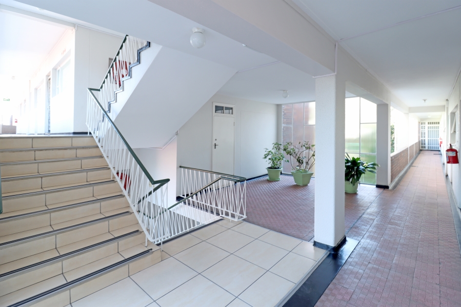 2 Bedroom Property for Sale in Birdhaven Gauteng