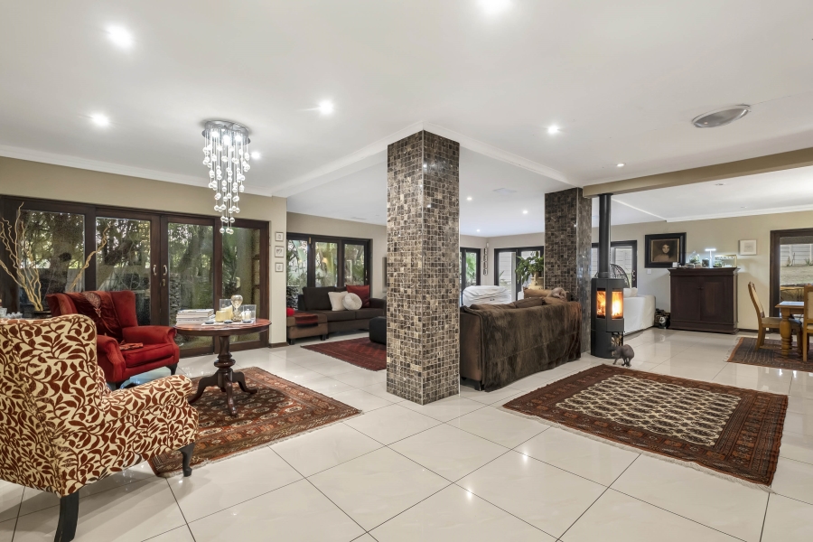 5 Bedroom Property for Sale in Gallo Manor Gauteng
