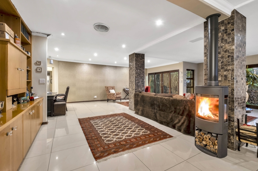5 Bedroom Property for Sale in Gallo Manor Gauteng