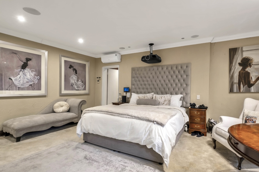5 Bedroom Property for Sale in Gallo Manor Gauteng