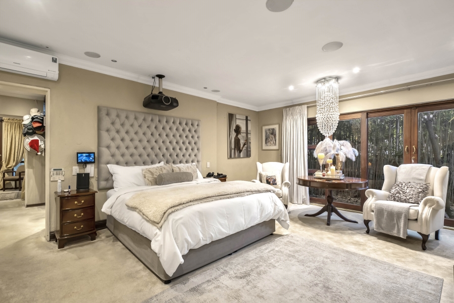 5 Bedroom Property for Sale in Gallo Manor Gauteng