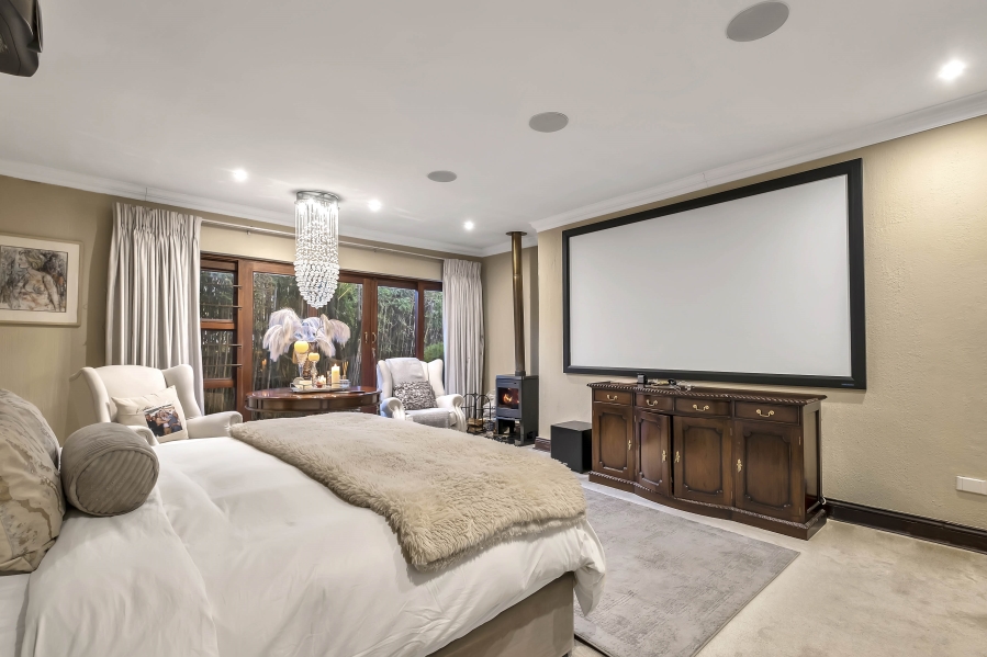 5 Bedroom Property for Sale in Gallo Manor Gauteng