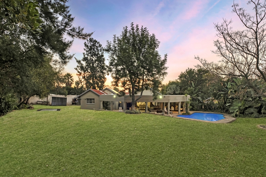 5 Bedroom Property for Sale in Gallo Manor Gauteng