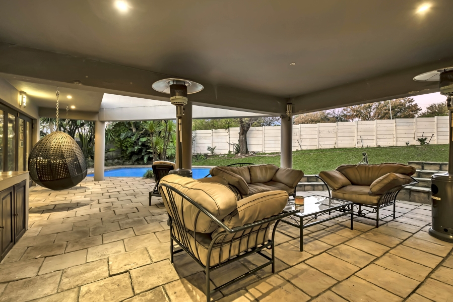 5 Bedroom Property for Sale in Gallo Manor Gauteng