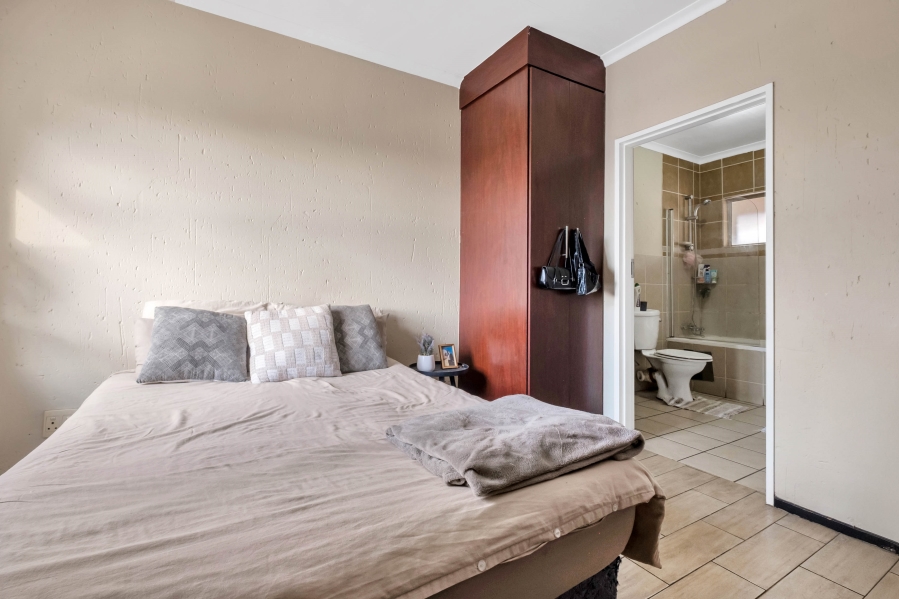 1 Bedroom Property for Sale in Ferndale Gauteng
