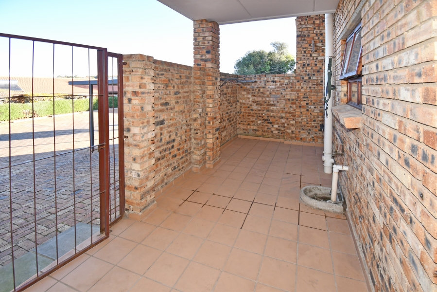 2 Bedroom Property for Sale in North Riding AH Gauteng