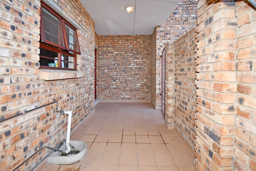 2 Bedroom Property for Sale in North Riding AH Gauteng