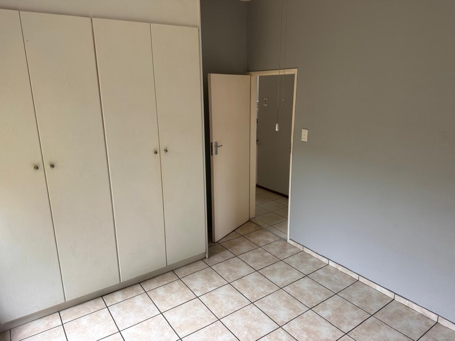 2 Bedroom Property for Sale in Roodekrans Gauteng