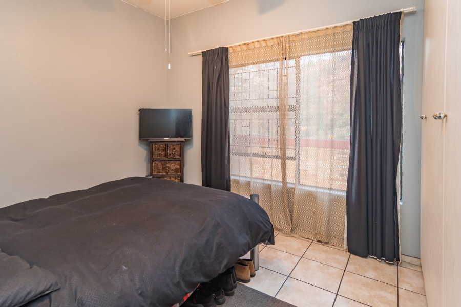 2 Bedroom Property for Sale in Roodekrans Gauteng