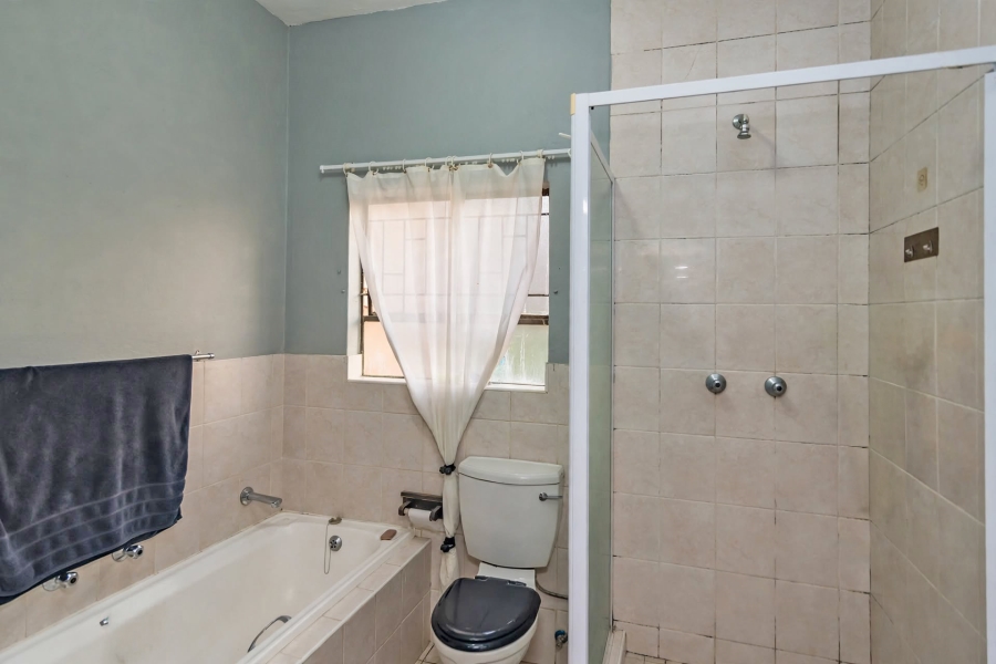 2 Bedroom Property for Sale in Roodekrans Gauteng