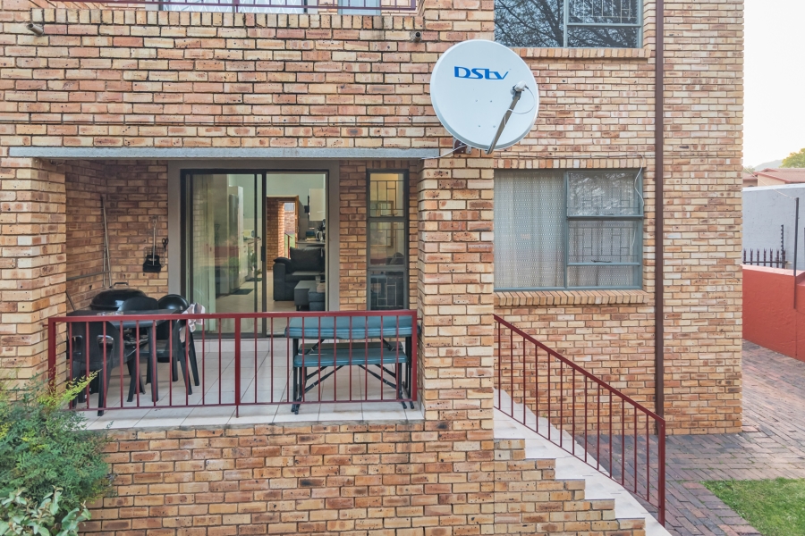 2 Bedroom Property for Sale in Roodekrans Gauteng
