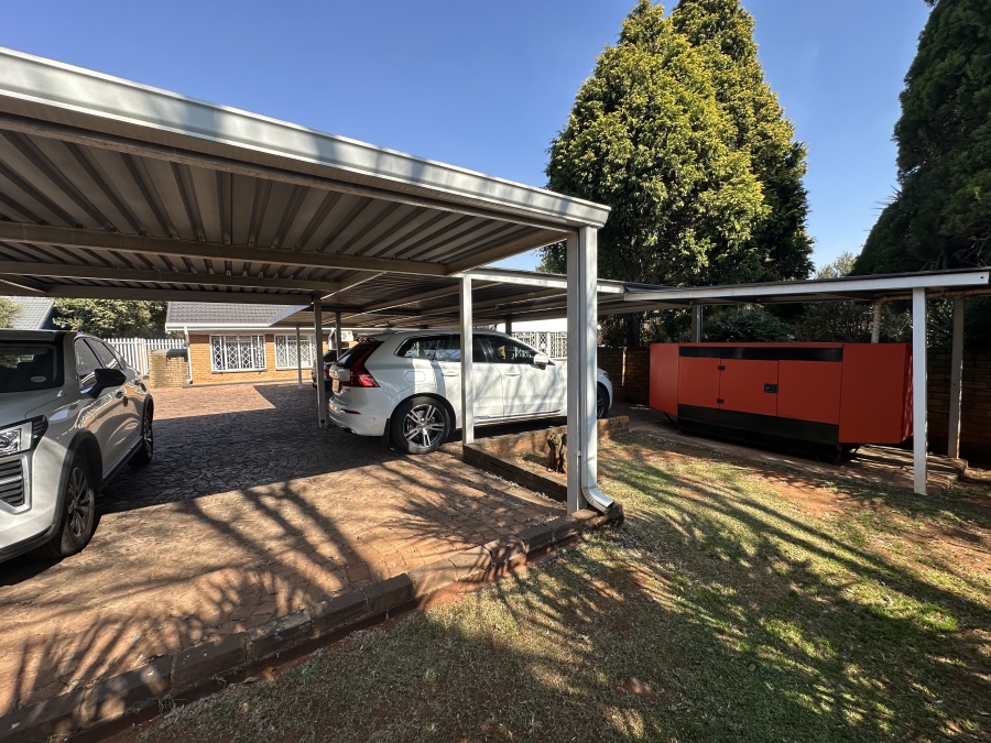 4 Bedroom Property for Sale in Larrendale Gauteng