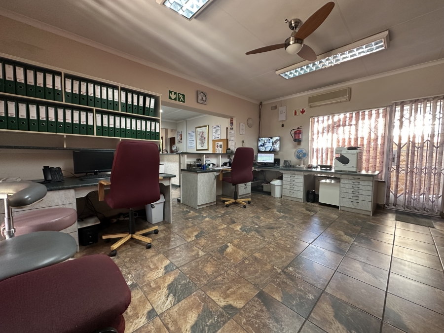 4 Bedroom Property for Sale in Larrendale Gauteng