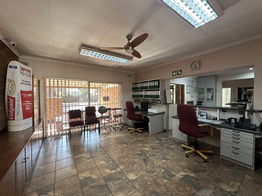4 Bedroom Property for Sale in Larrendale Gauteng