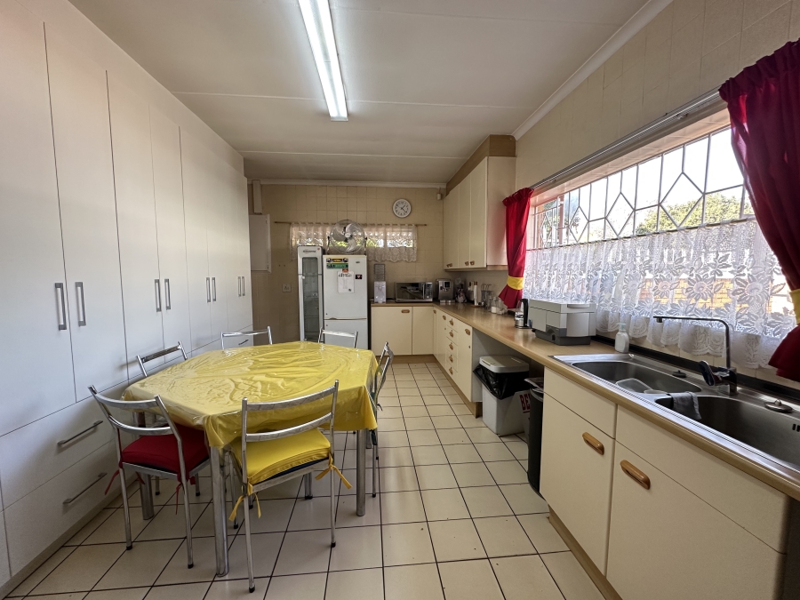 4 Bedroom Property for Sale in Larrendale Gauteng
