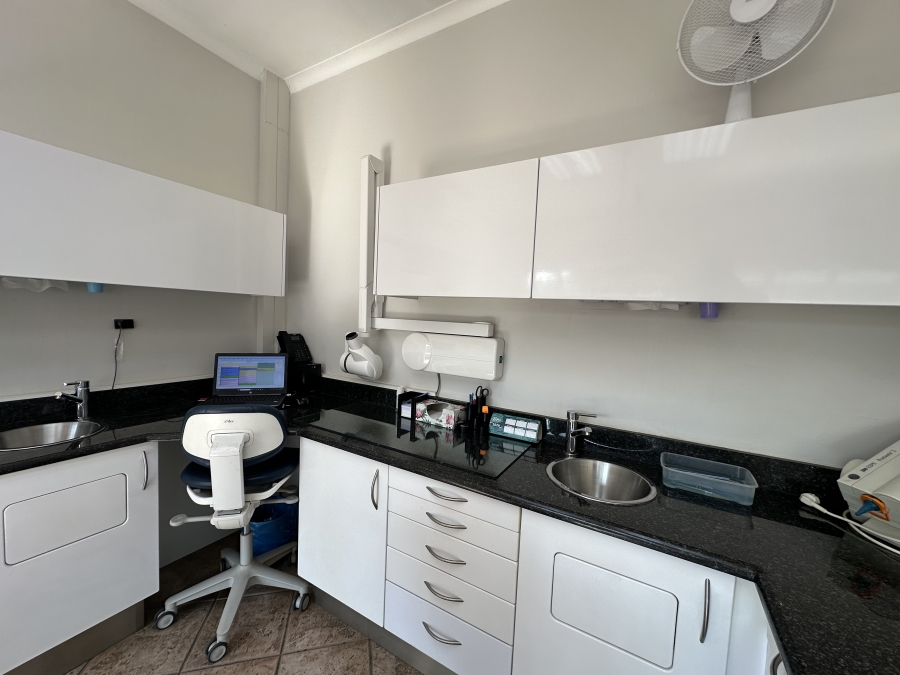 4 Bedroom Property for Sale in Larrendale Gauteng