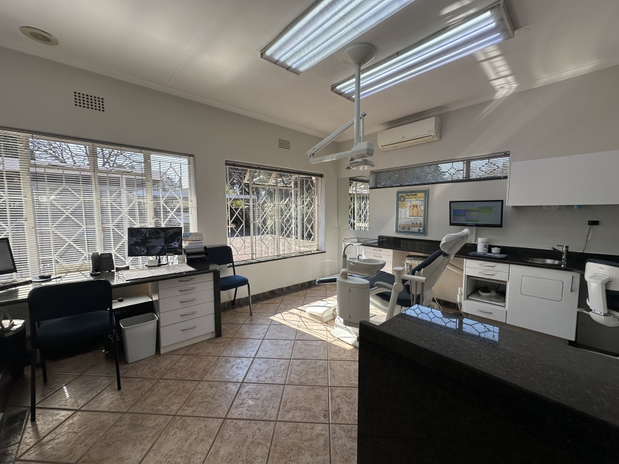 4 Bedroom Property for Sale in Larrendale Gauteng