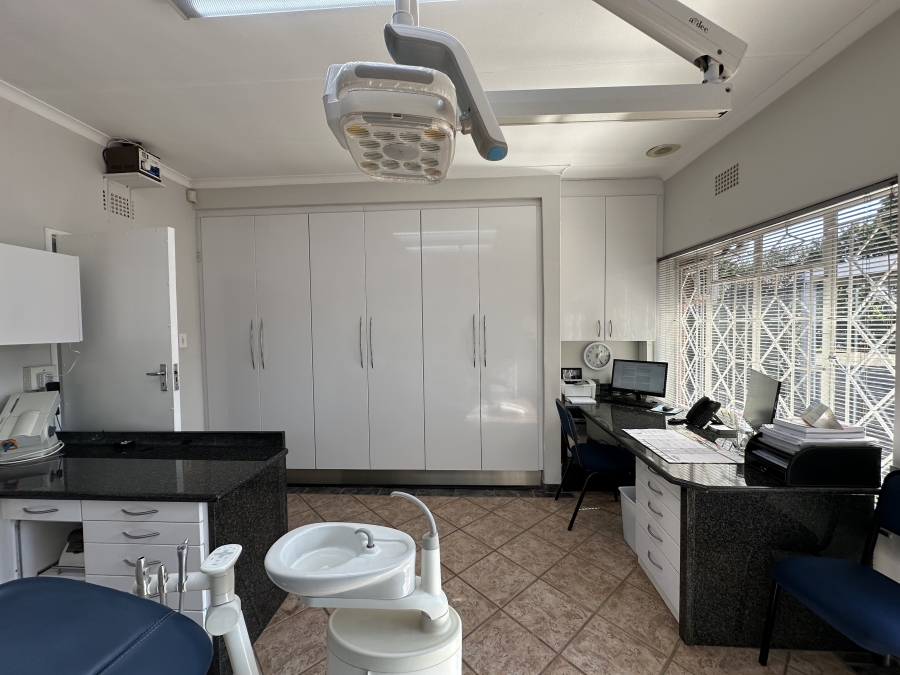 4 Bedroom Property for Sale in Larrendale Gauteng