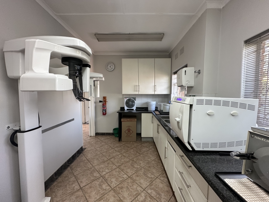 4 Bedroom Property for Sale in Larrendale Gauteng