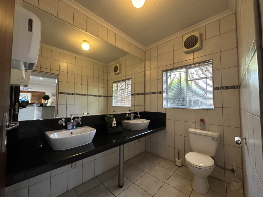 4 Bedroom Property for Sale in Larrendale Gauteng
