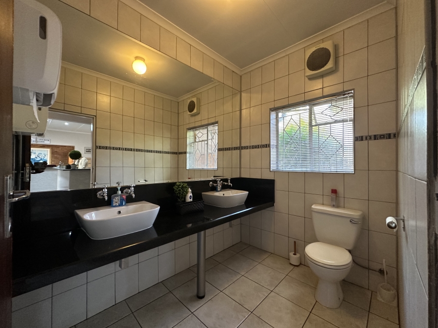 4 Bedroom Property for Sale in Larrendale Gauteng