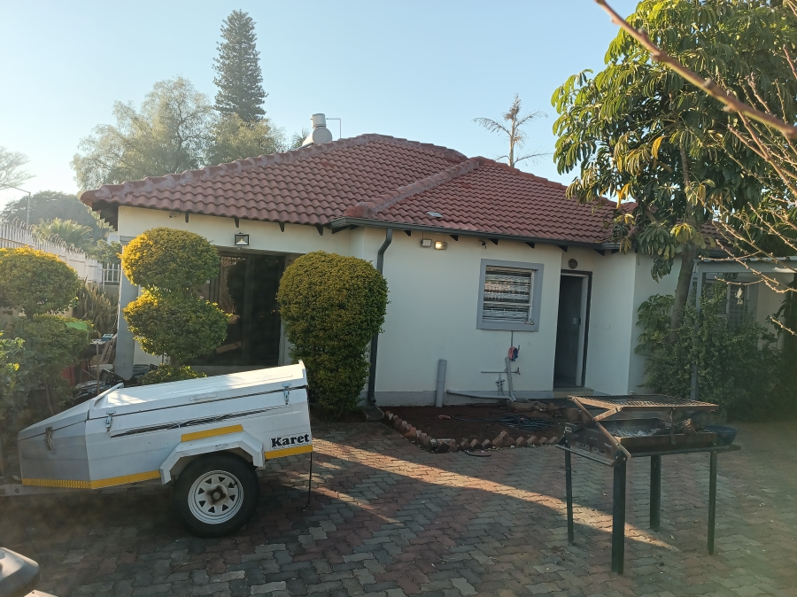 4 Bedroom Property for Sale in Karenpark Gauteng