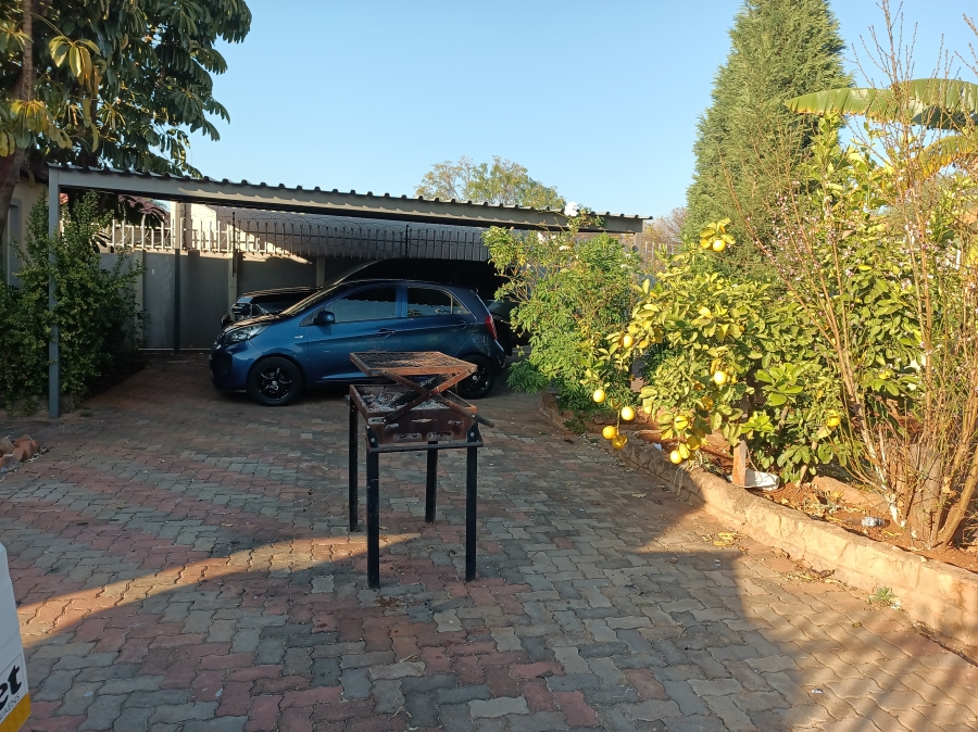 4 Bedroom Property for Sale in Karenpark Gauteng
