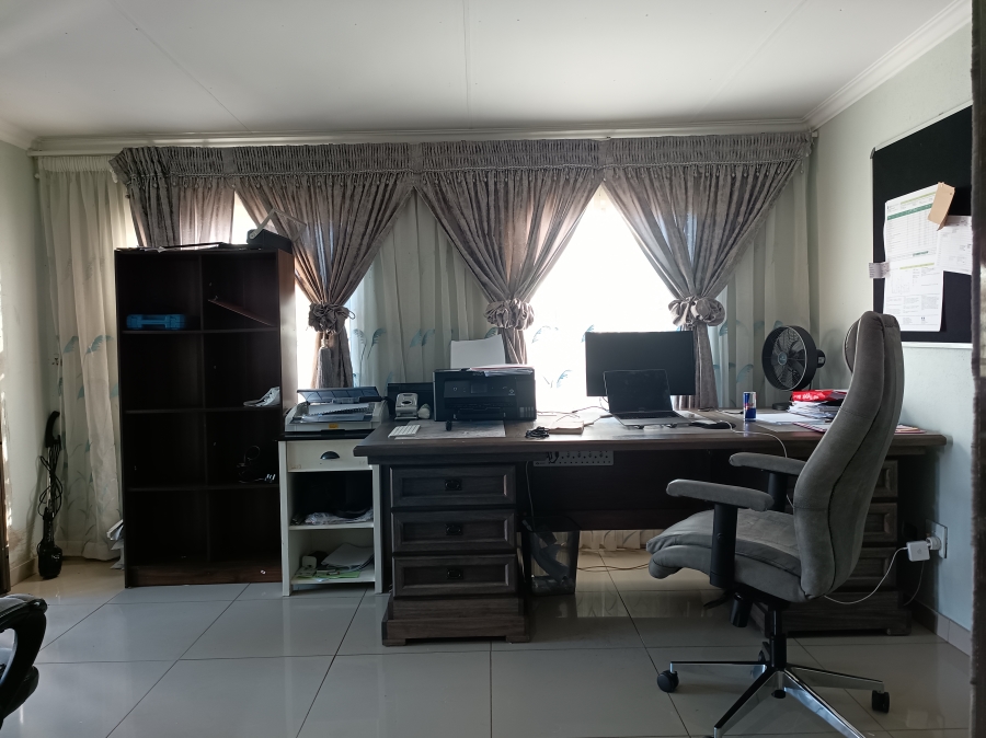 4 Bedroom Property for Sale in Karenpark Gauteng
