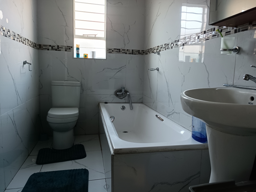 4 Bedroom Property for Sale in Karenpark Gauteng