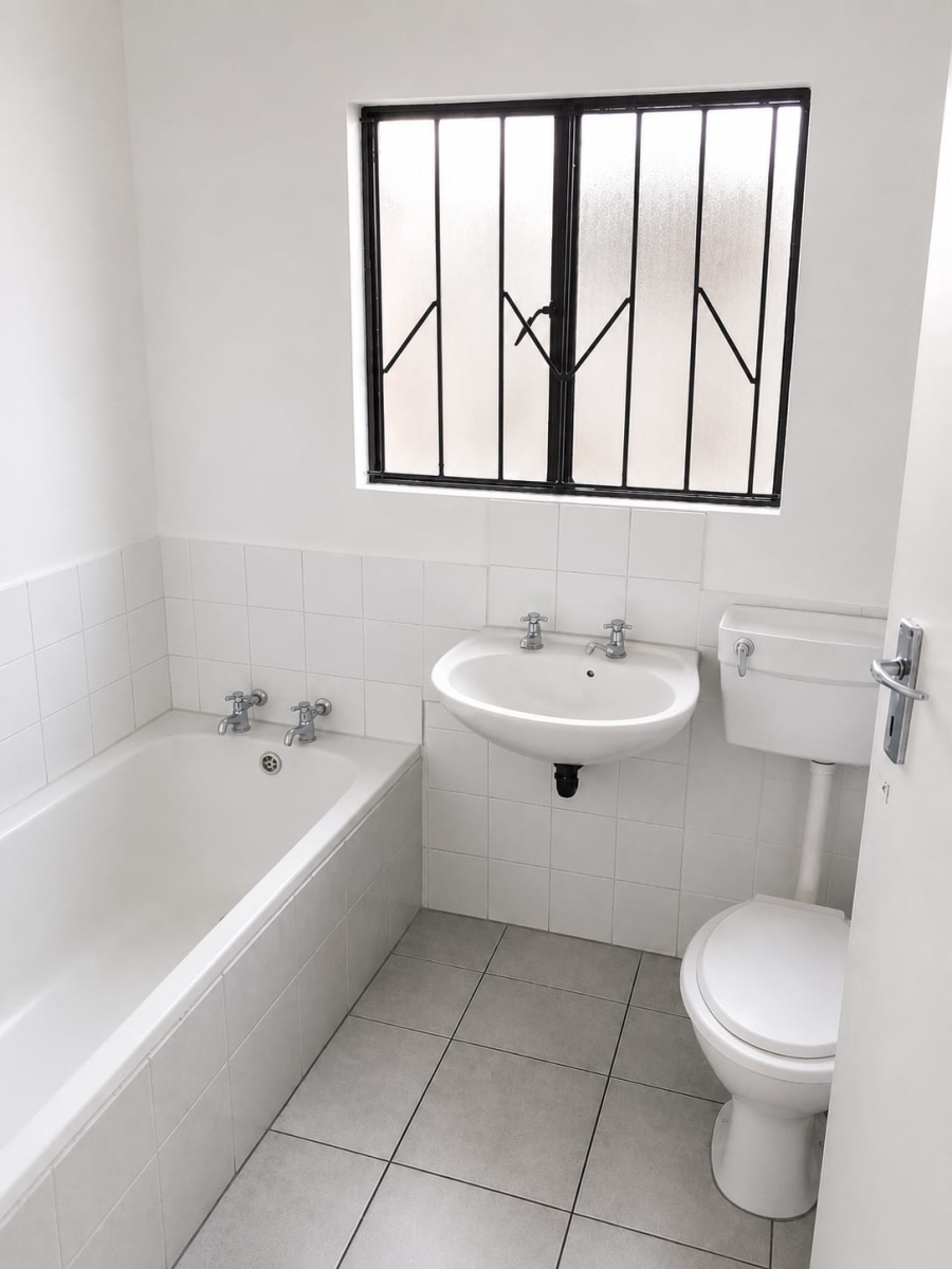 2 Bedroom Property for Sale in Tanganani Gauteng