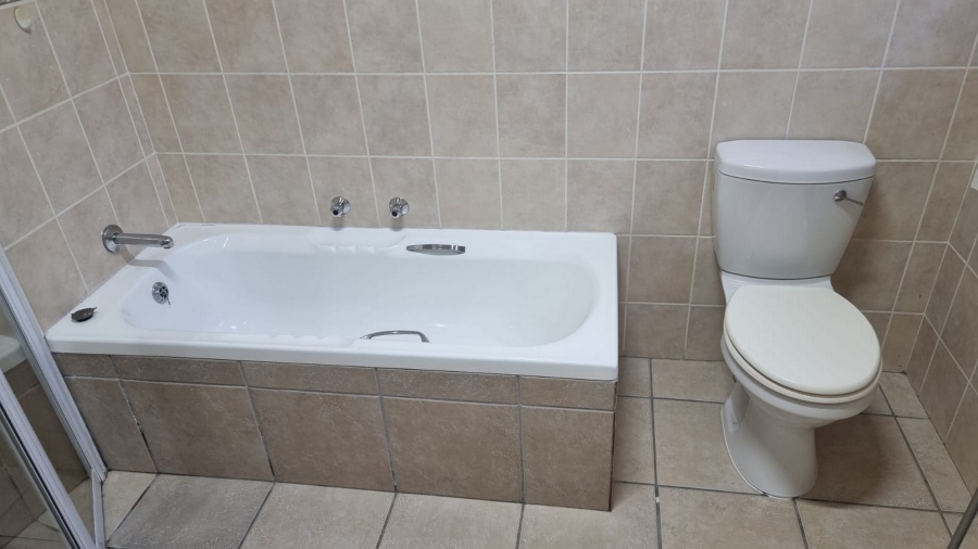 3 Bedroom Property for Sale in Birchleigh North Gauteng
