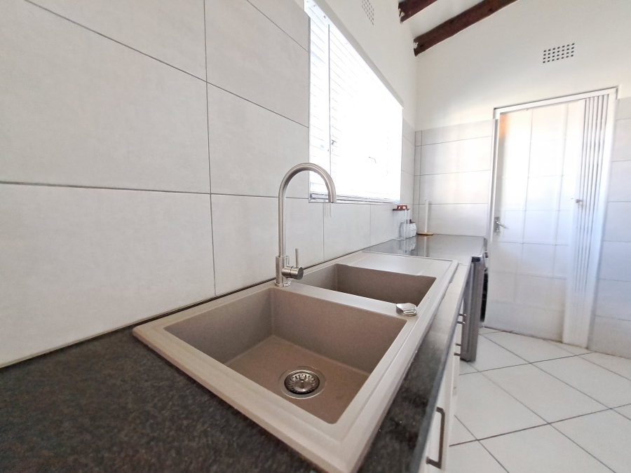 To Let 2 Bedroom Property for Rent in Strathavon Gauteng