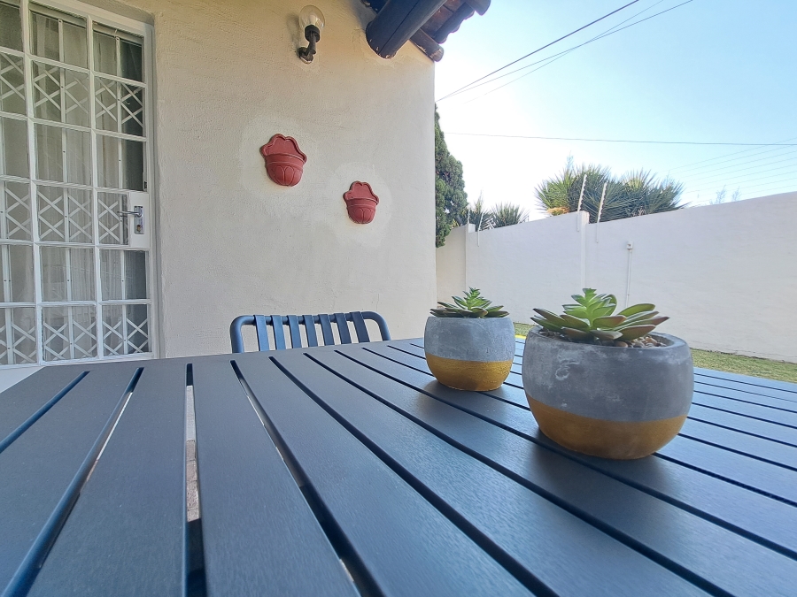 To Let 2 Bedroom Property for Rent in Strathavon Gauteng