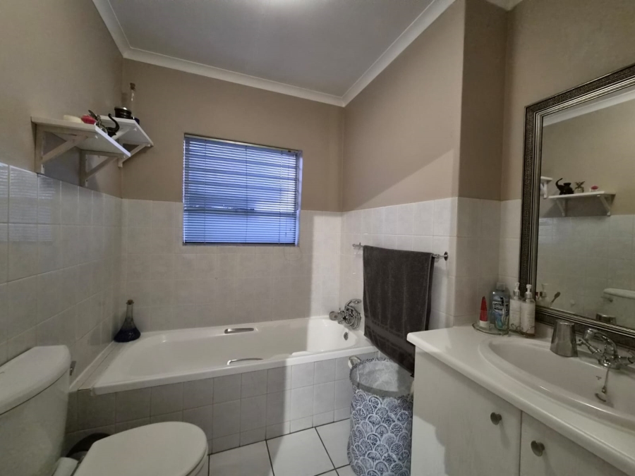 To Let 2 Bedroom Property for Rent in Eden Glen Gauteng