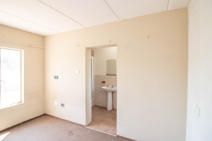 2 Bedroom Property for Sale in Birchleigh Gauteng